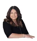 Stacy De Vries, New Minas, Real Estate Agent